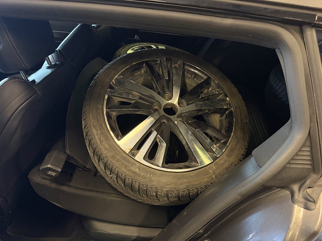Vehicle Image 22