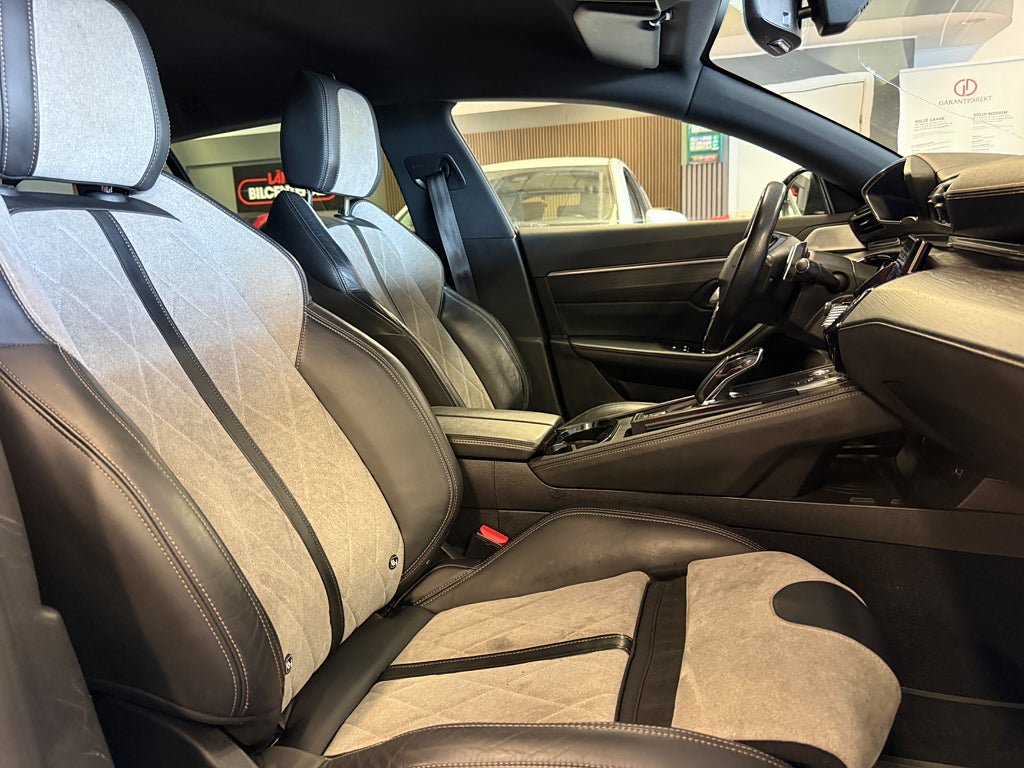 Vehicle Image 24