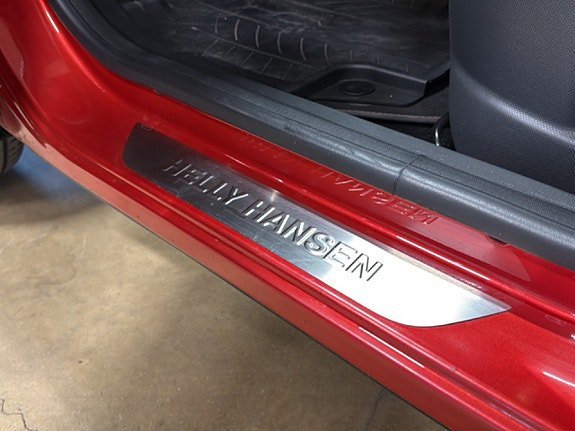 Vehicle Image 16