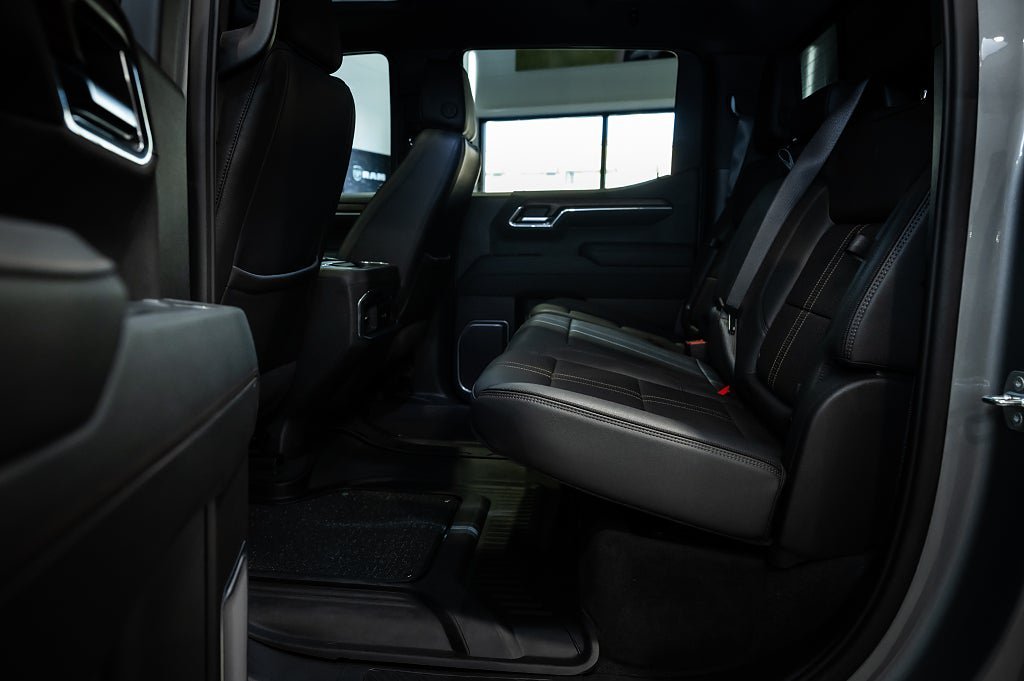 Vehicle Image 22