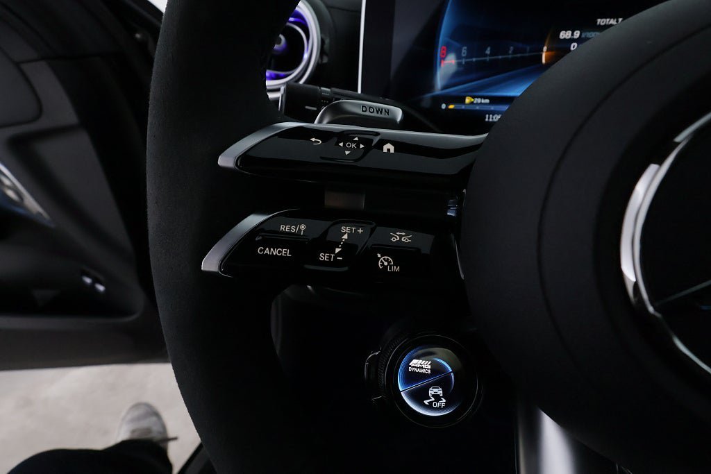 Vehicle Image 25