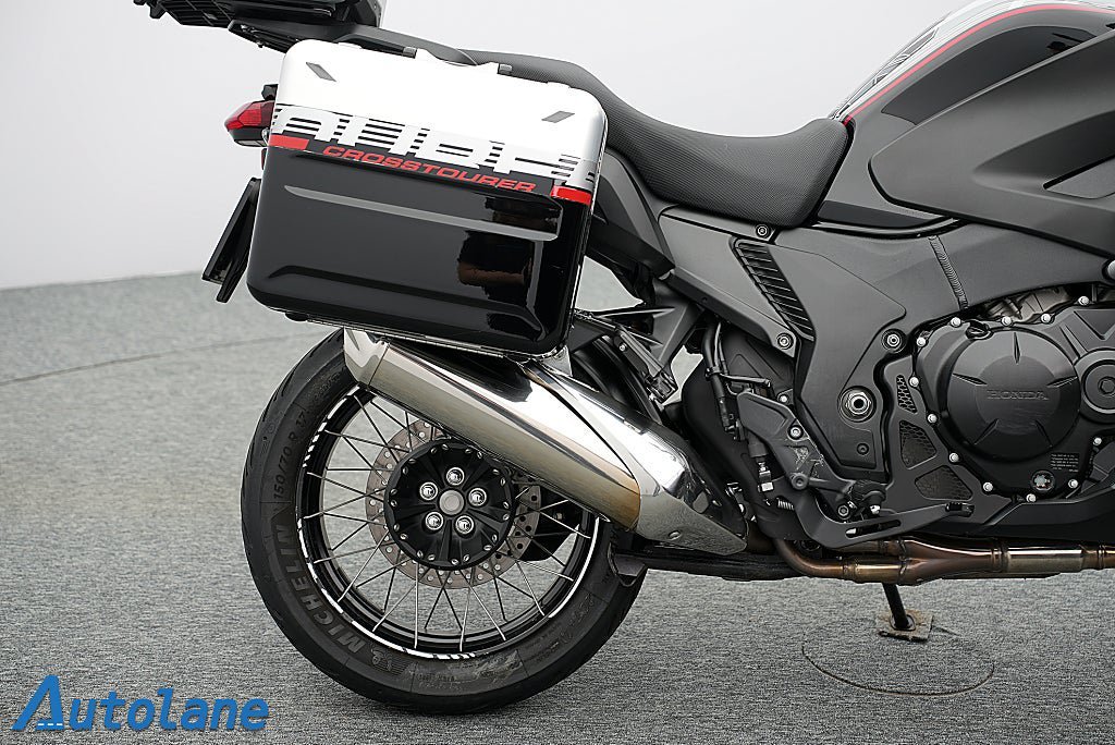 Vehicle Image 10
