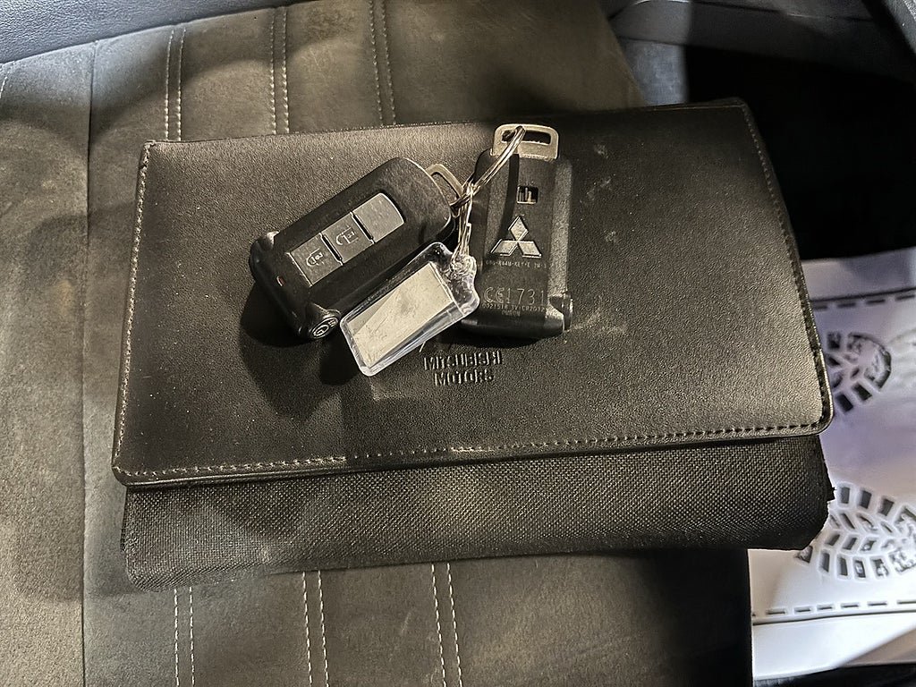 Vehicle Image 24