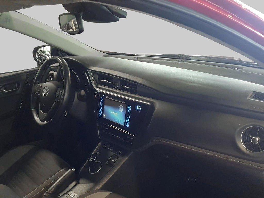 Vehicle Image 9