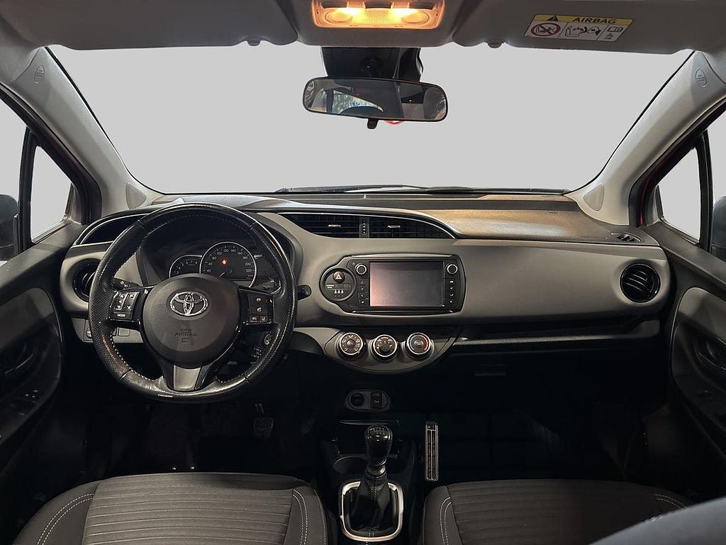 Vehicle Image 12