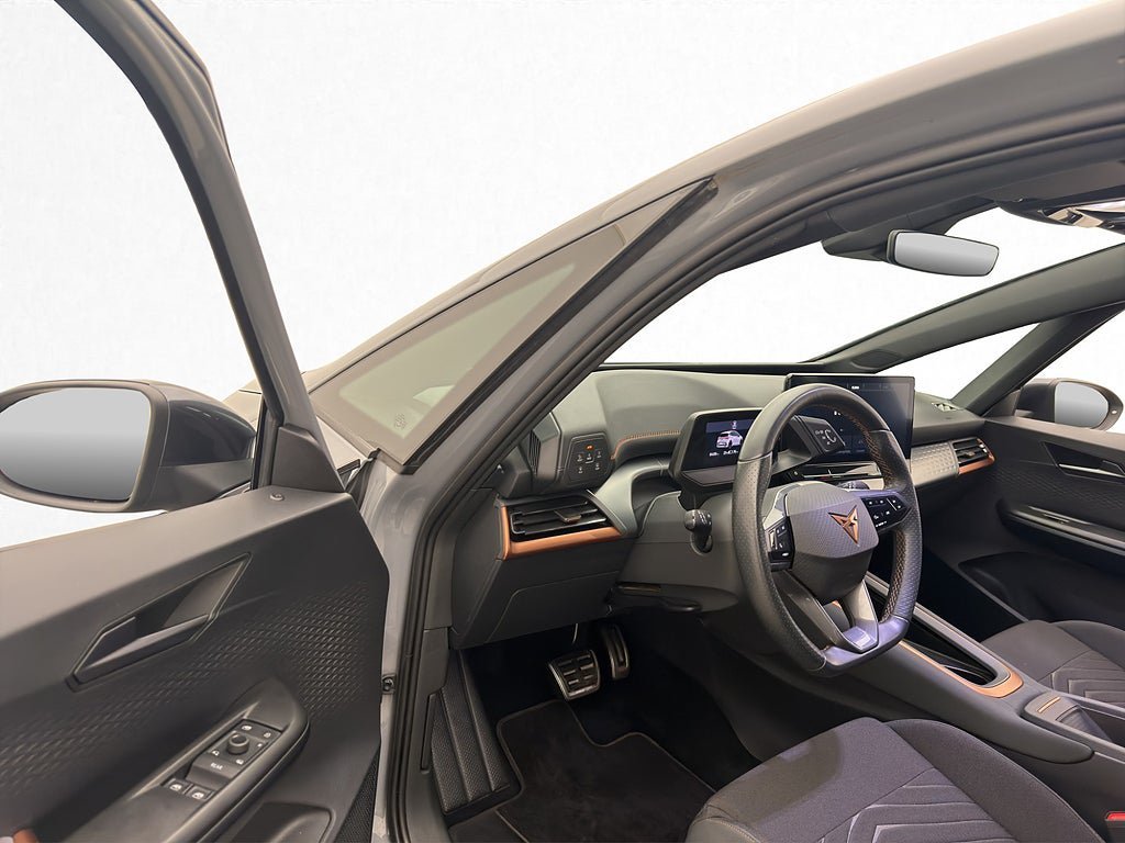 Vehicle Image 10