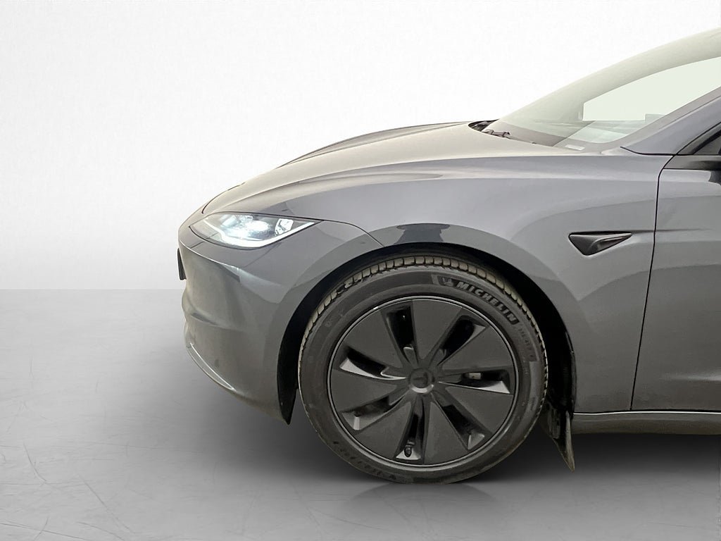 Vehicle Image 31