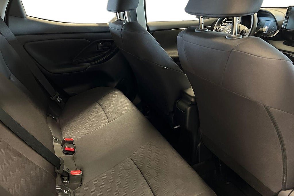 Vehicle Image 9