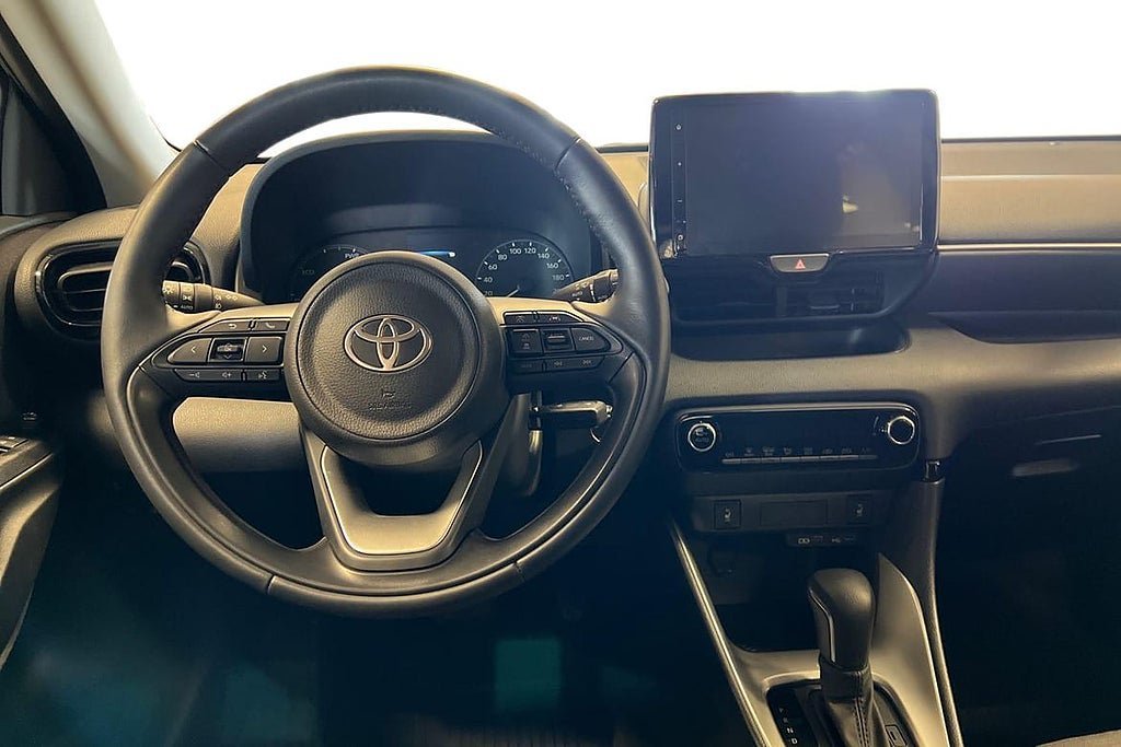 Vehicle Image 10