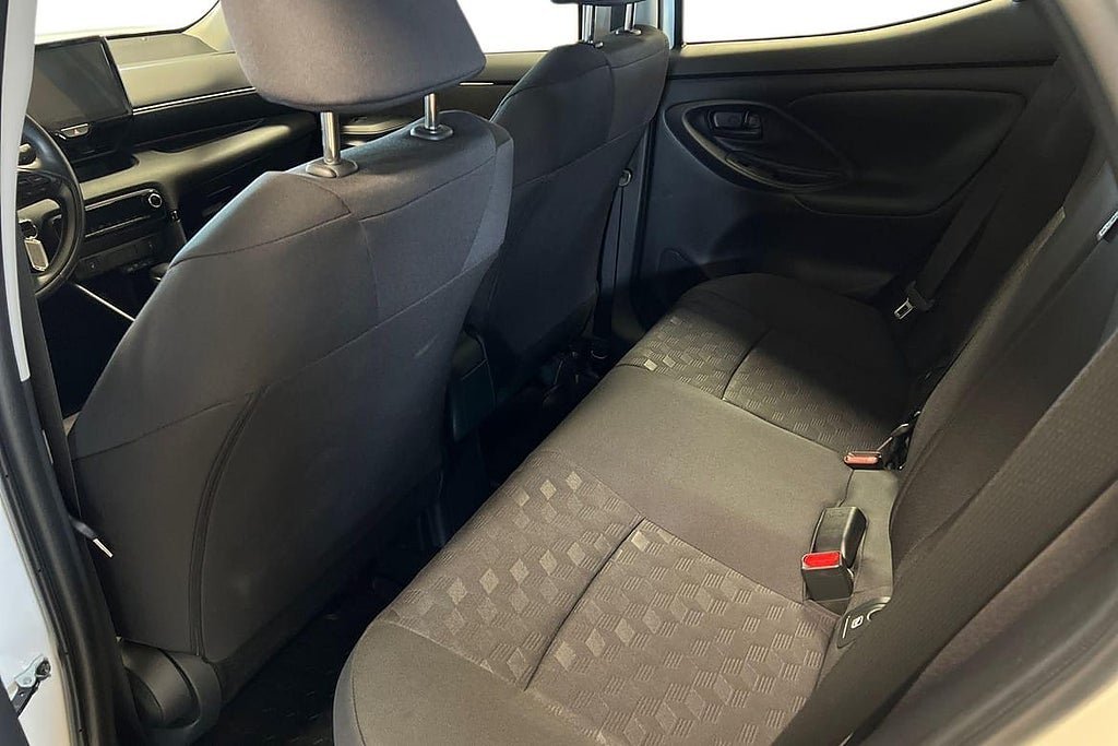 Vehicle Image 13