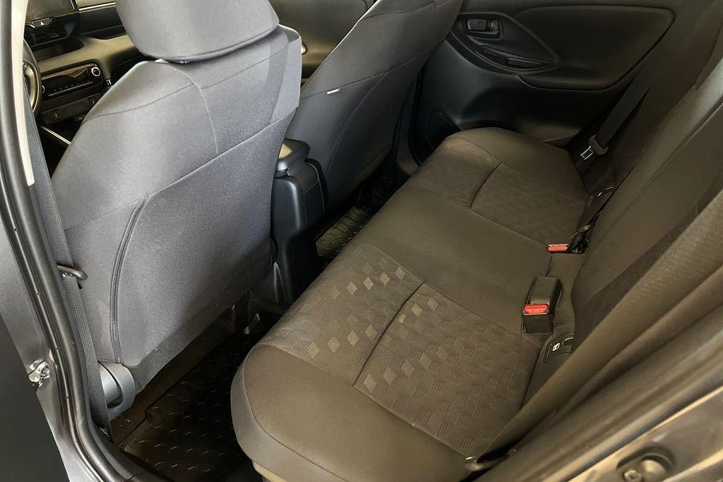 Vehicle Image 13