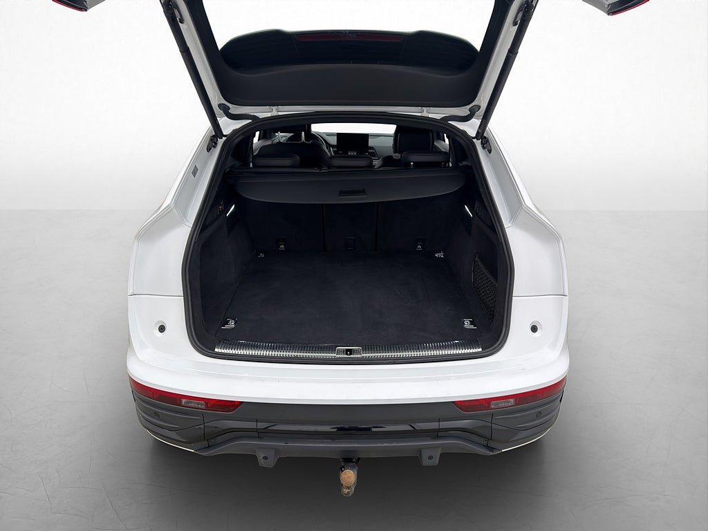 Vehicle Image 32