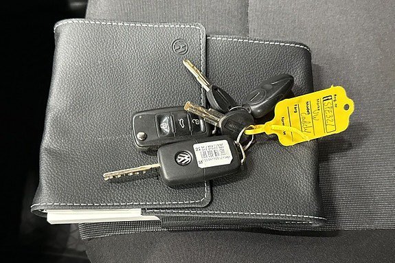 Vehicle Image 23