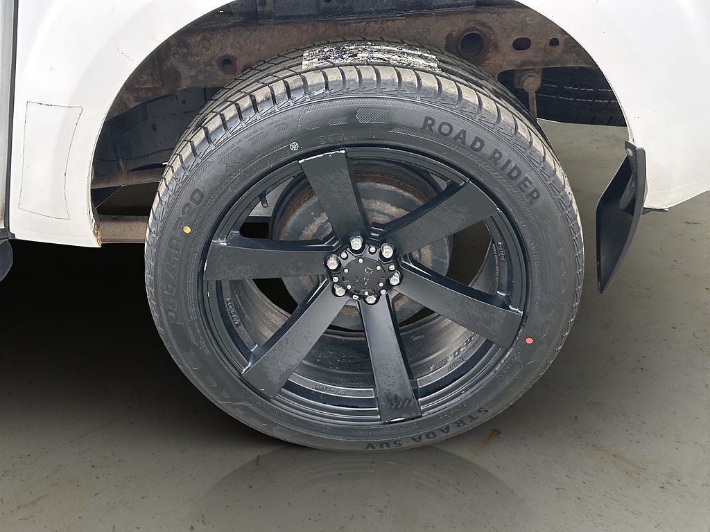 Vehicle Image 30