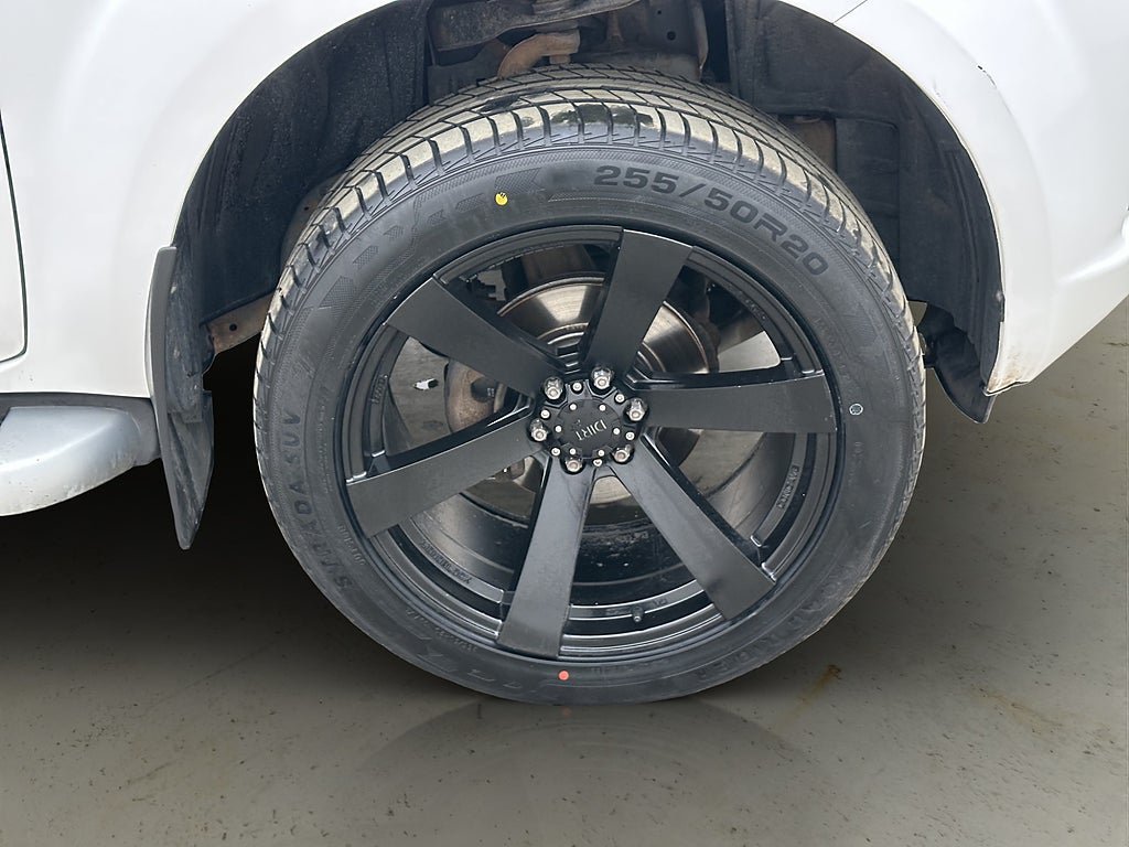 Vehicle Image 32