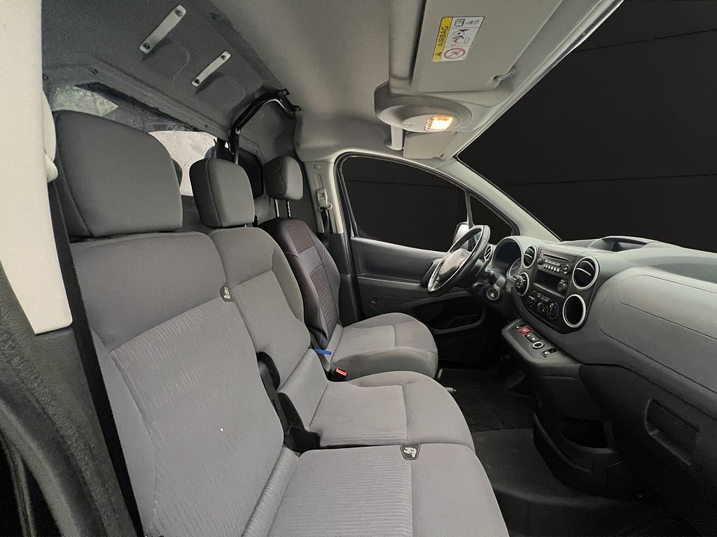 Vehicle Image 23