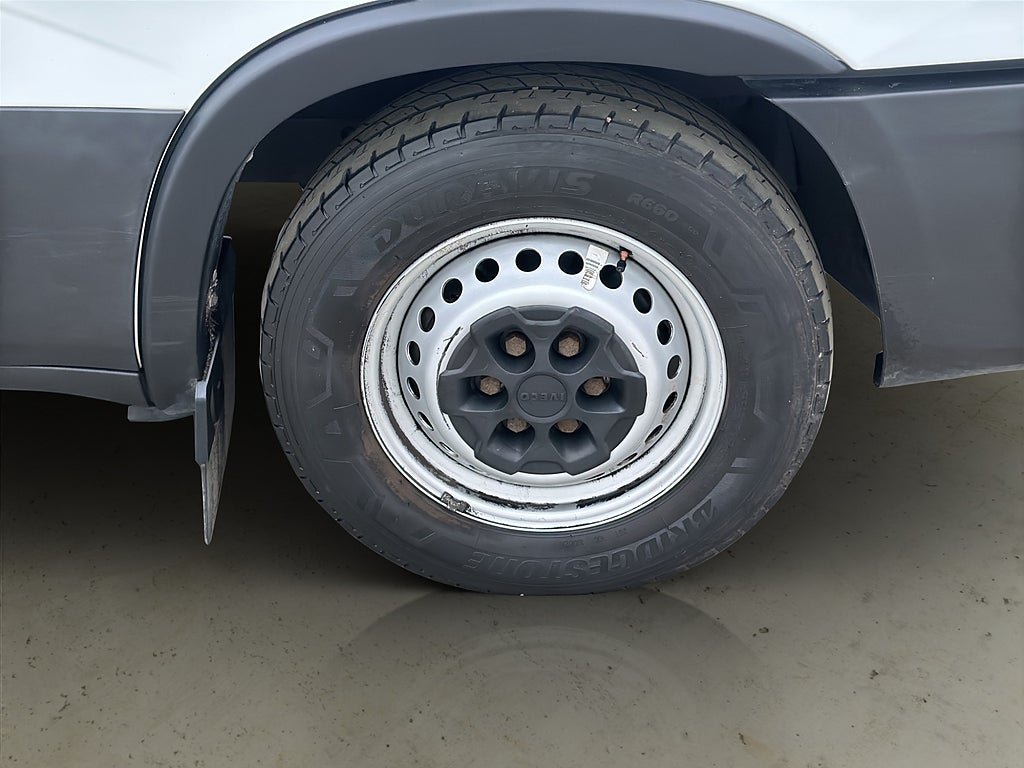 Vehicle Image 28