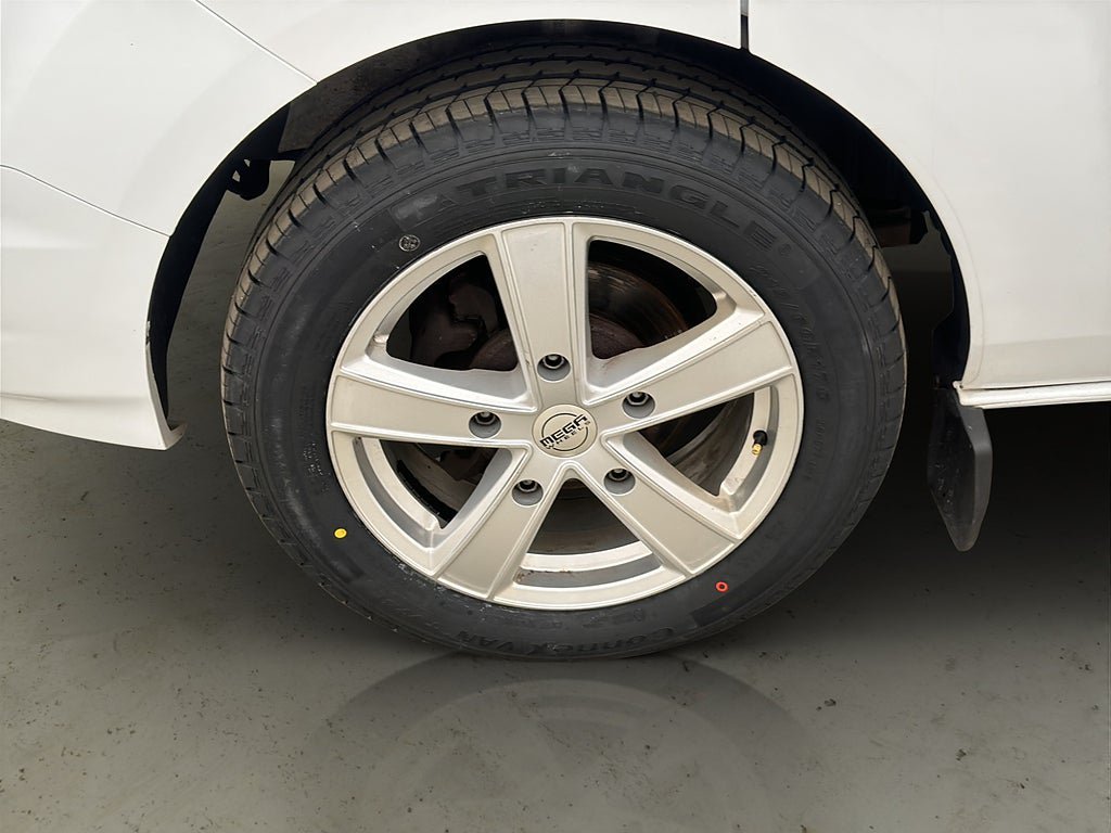 Vehicle Image 26