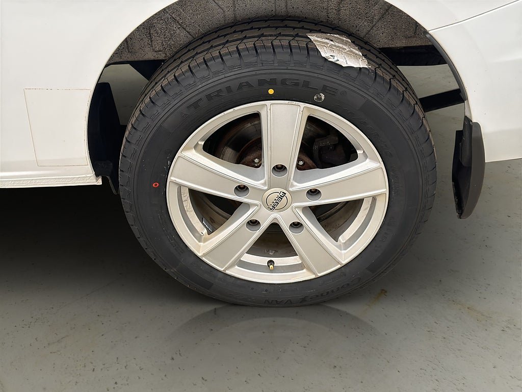Vehicle Image 27