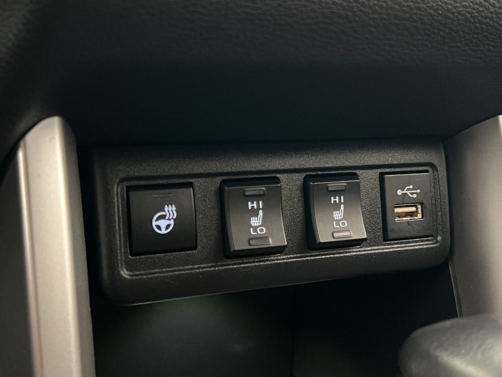 Vehicle Image 23