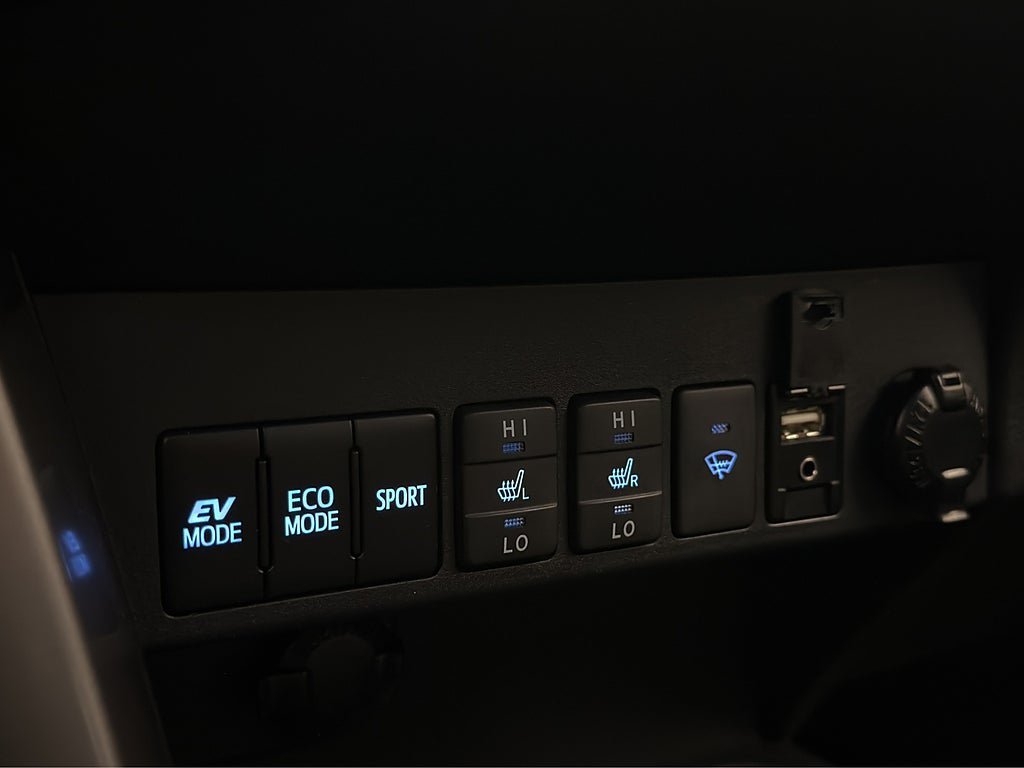 Vehicle Image 23