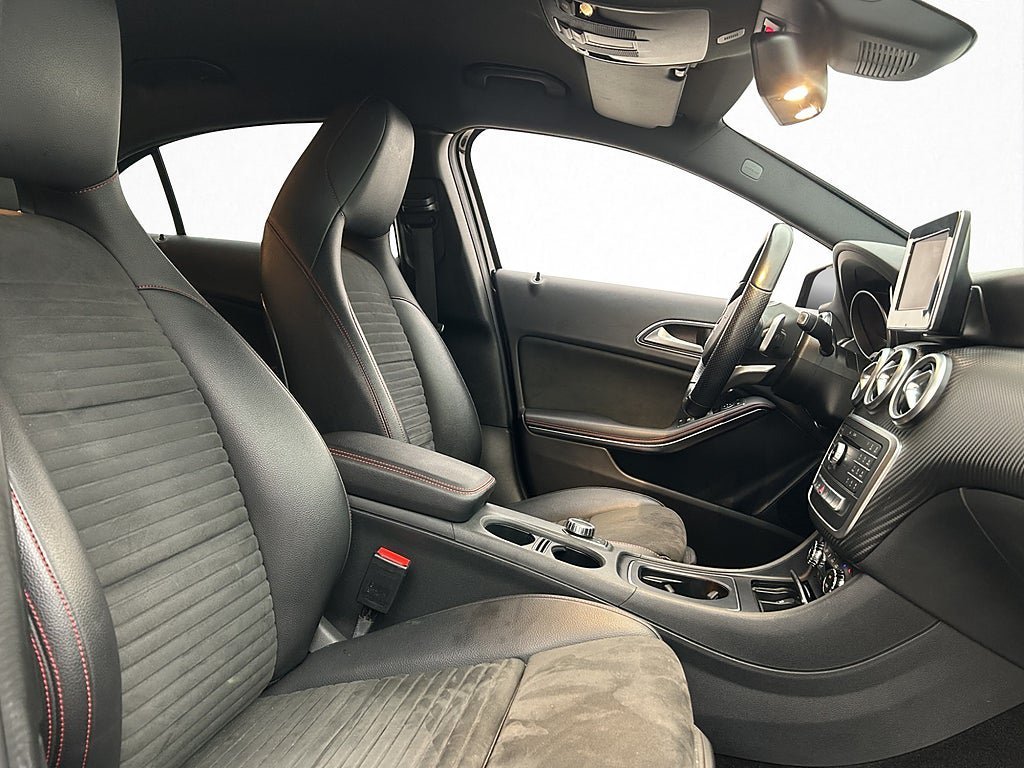 Vehicle Image 28