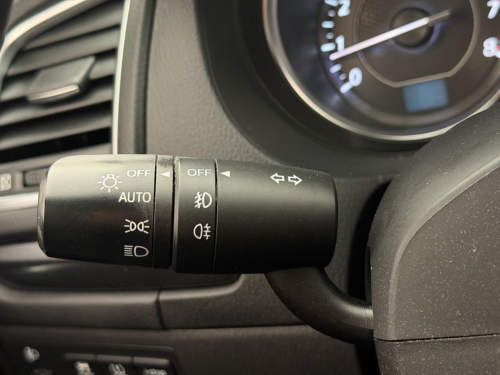 Vehicle Image 16