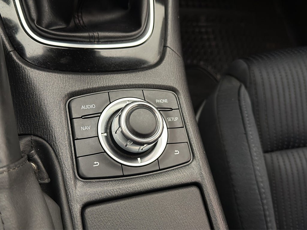 Vehicle Image 23