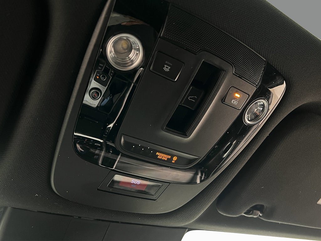 Vehicle Image 32