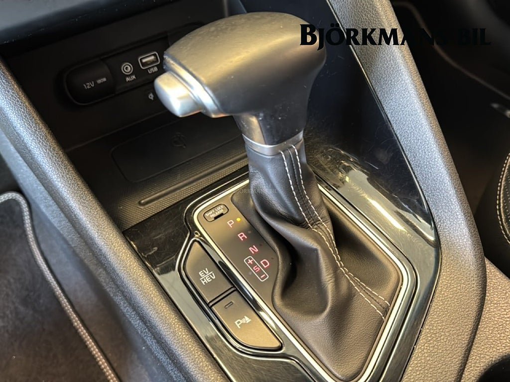 Vehicle Image 12