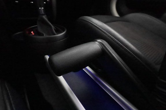 Vehicle Image 23