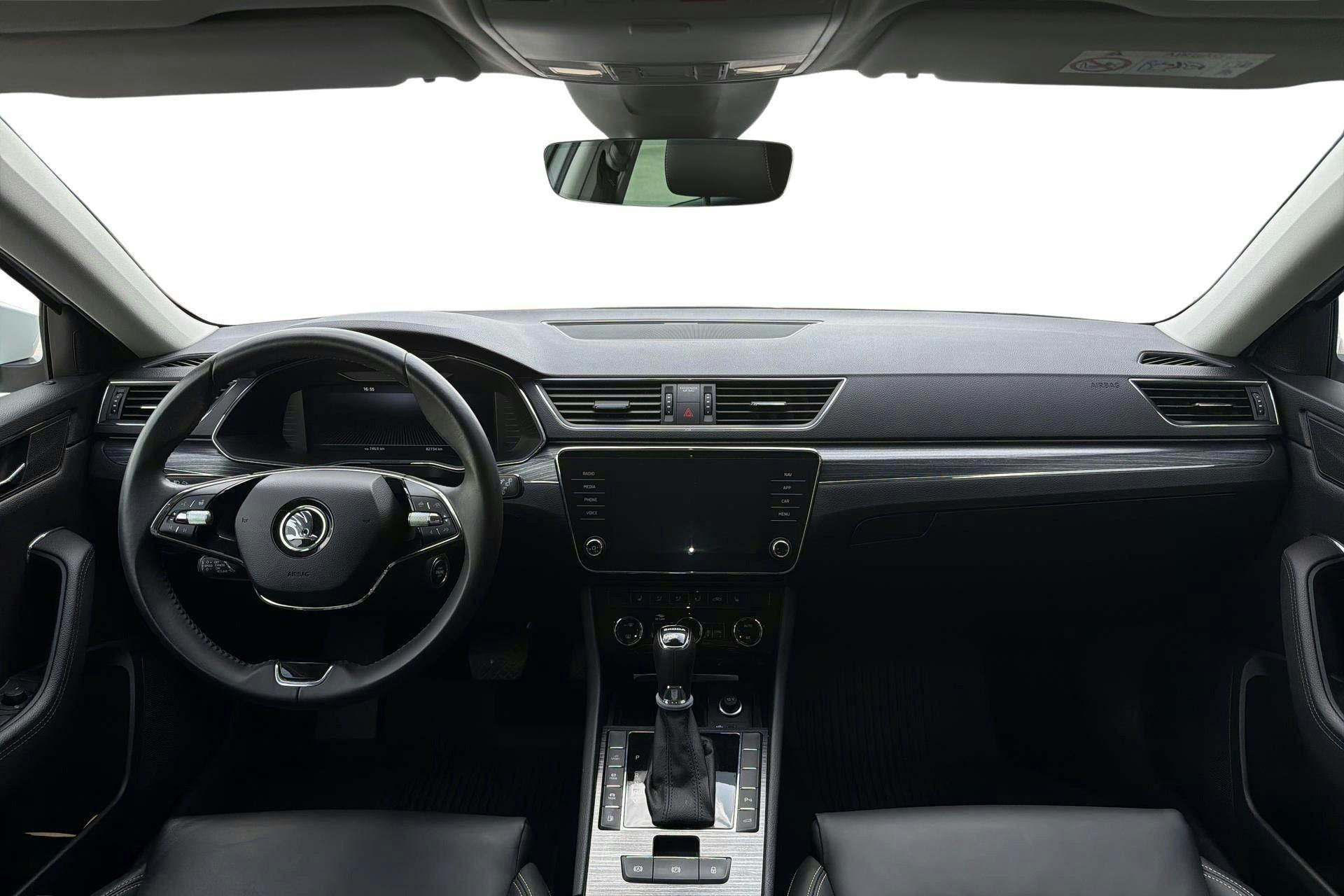 Vehicle Image 6