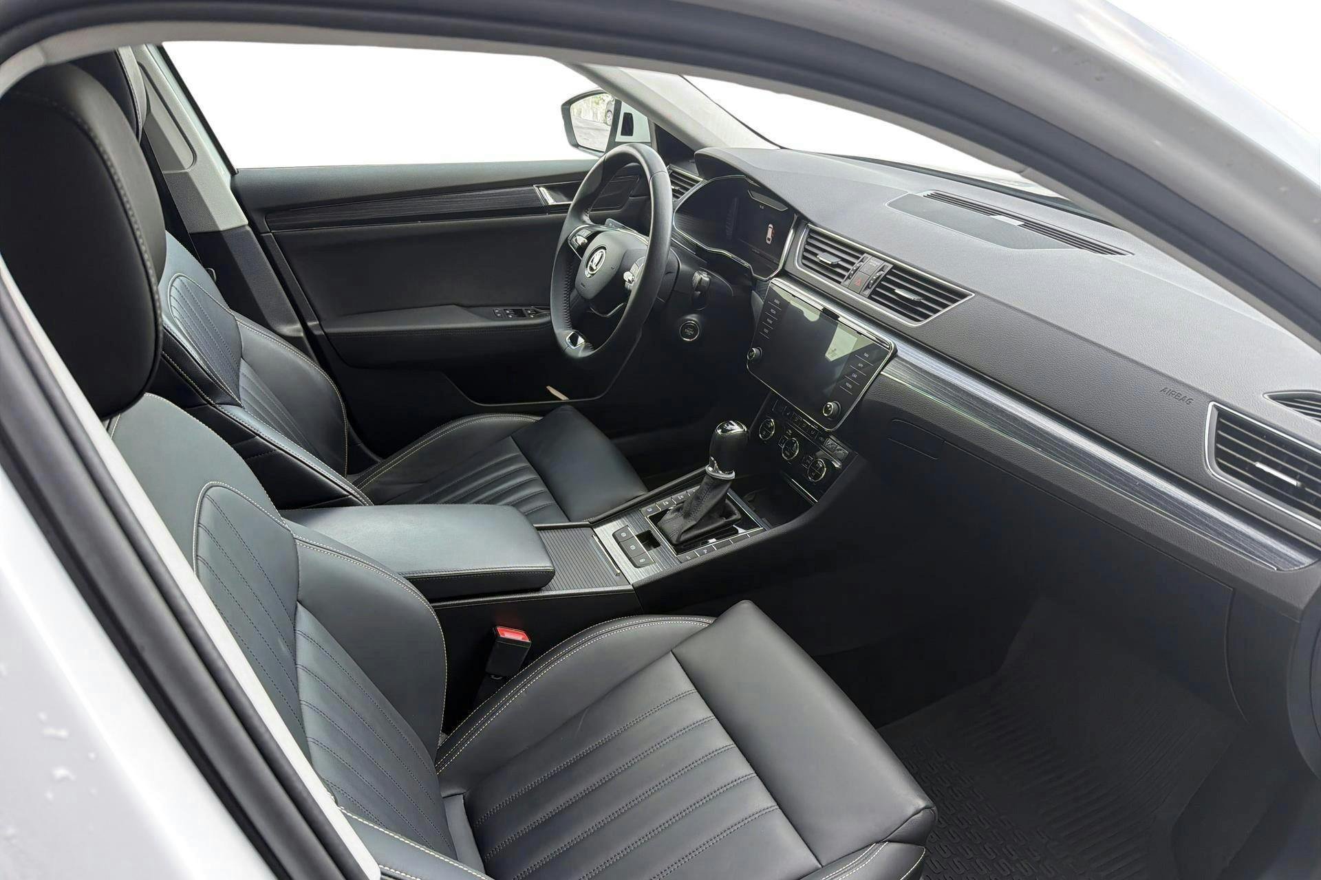 Vehicle Image 7