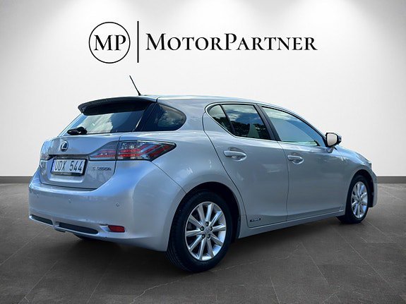 Vehicle Image 7