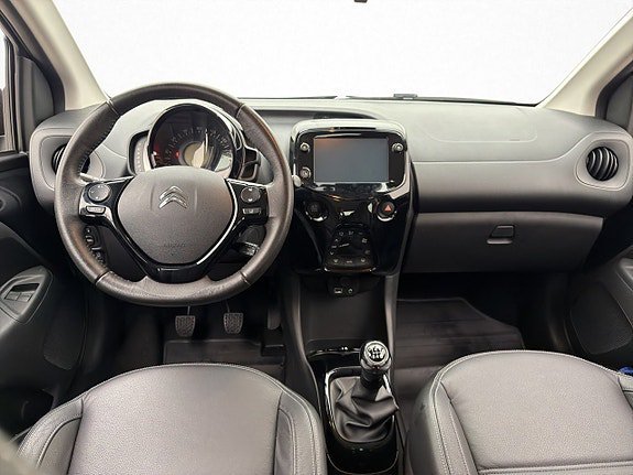 Vehicle Image 12