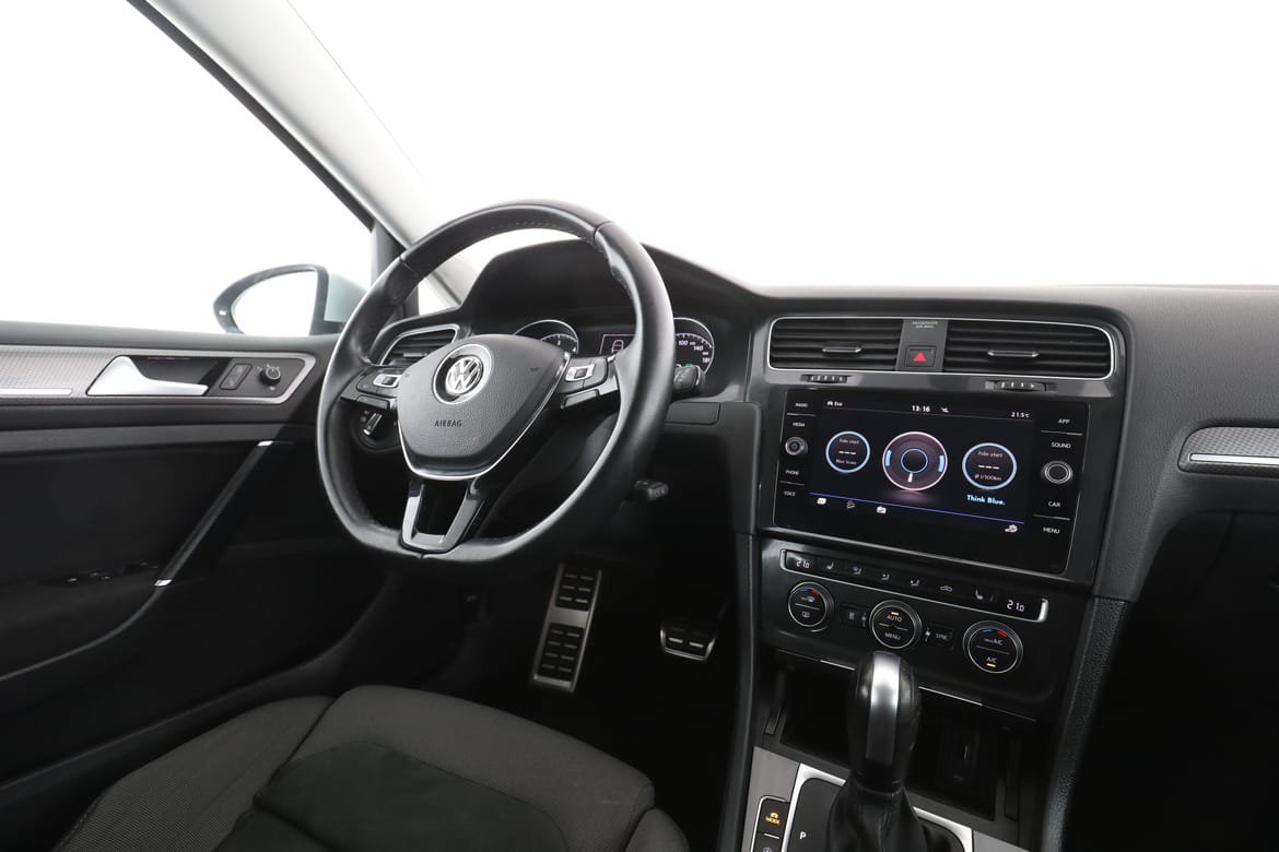 Vehicle Image 12