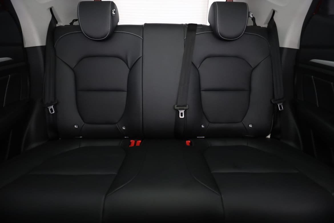 Vehicle Image 16