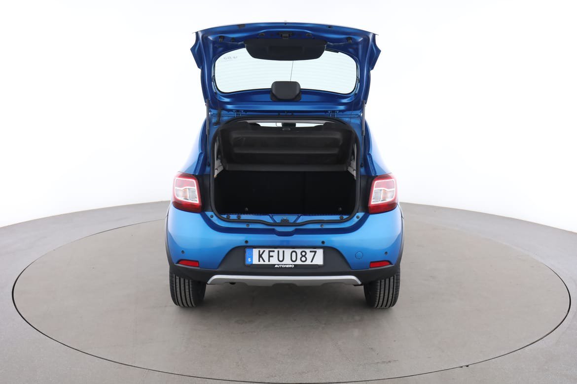 Vehicle Image 14