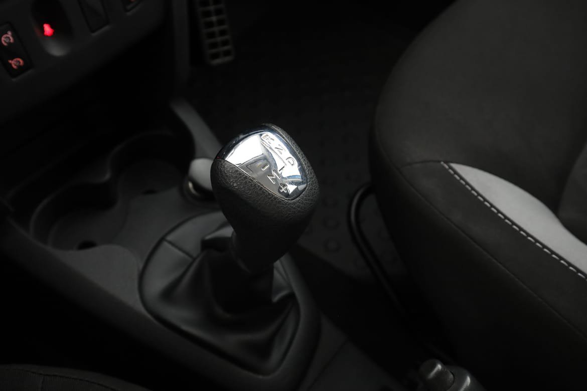 Vehicle Image 25