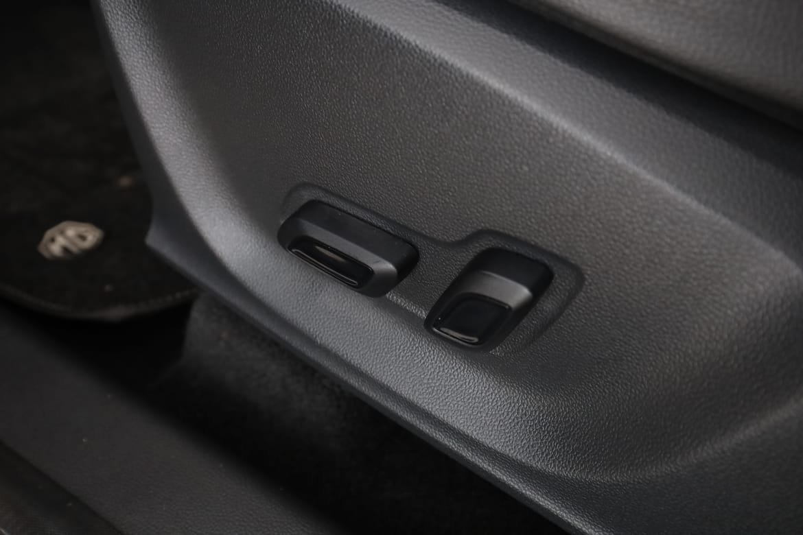 Vehicle Image 35
