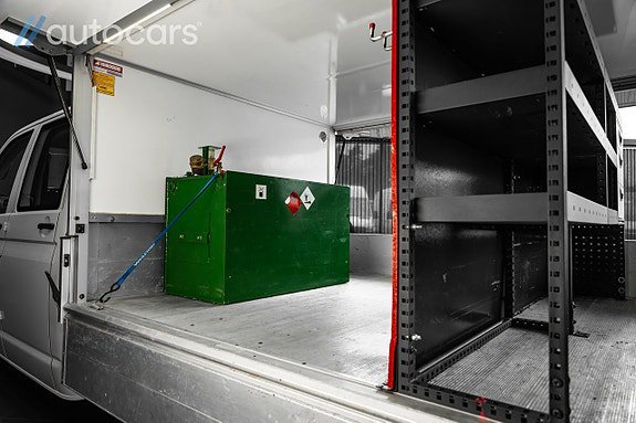 Vehicle Image 9