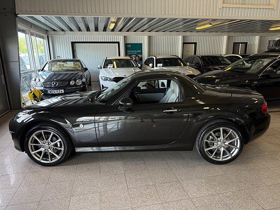 Vehicle Image 16