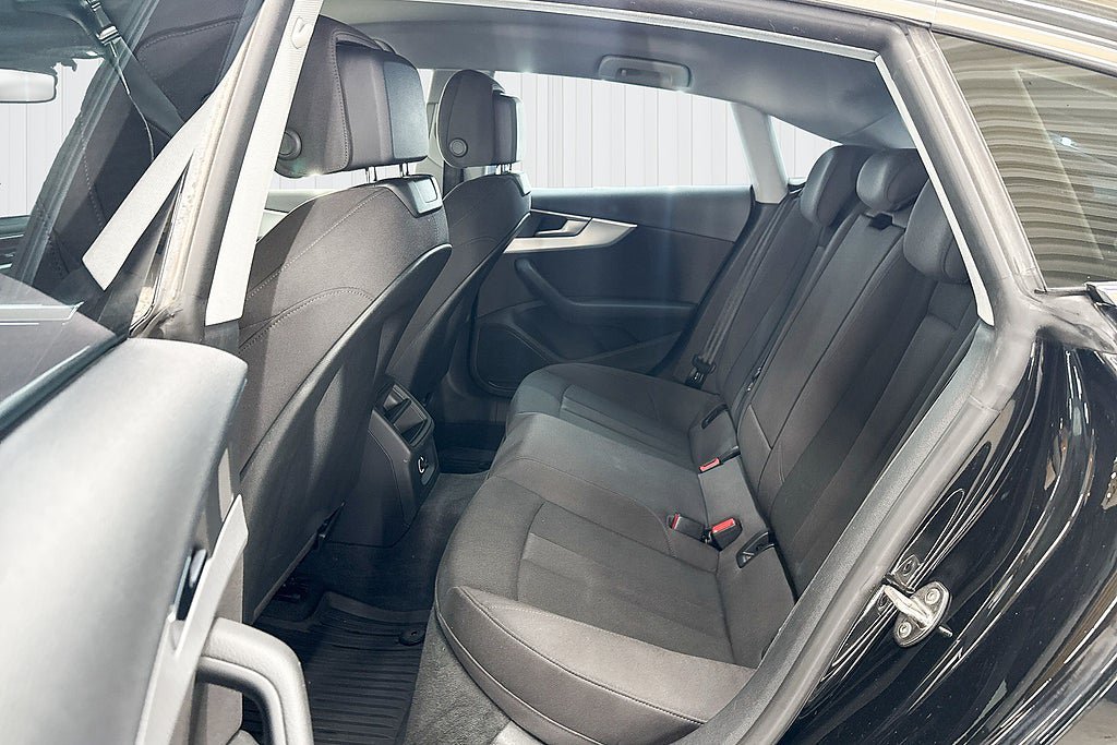 Vehicle Image 14