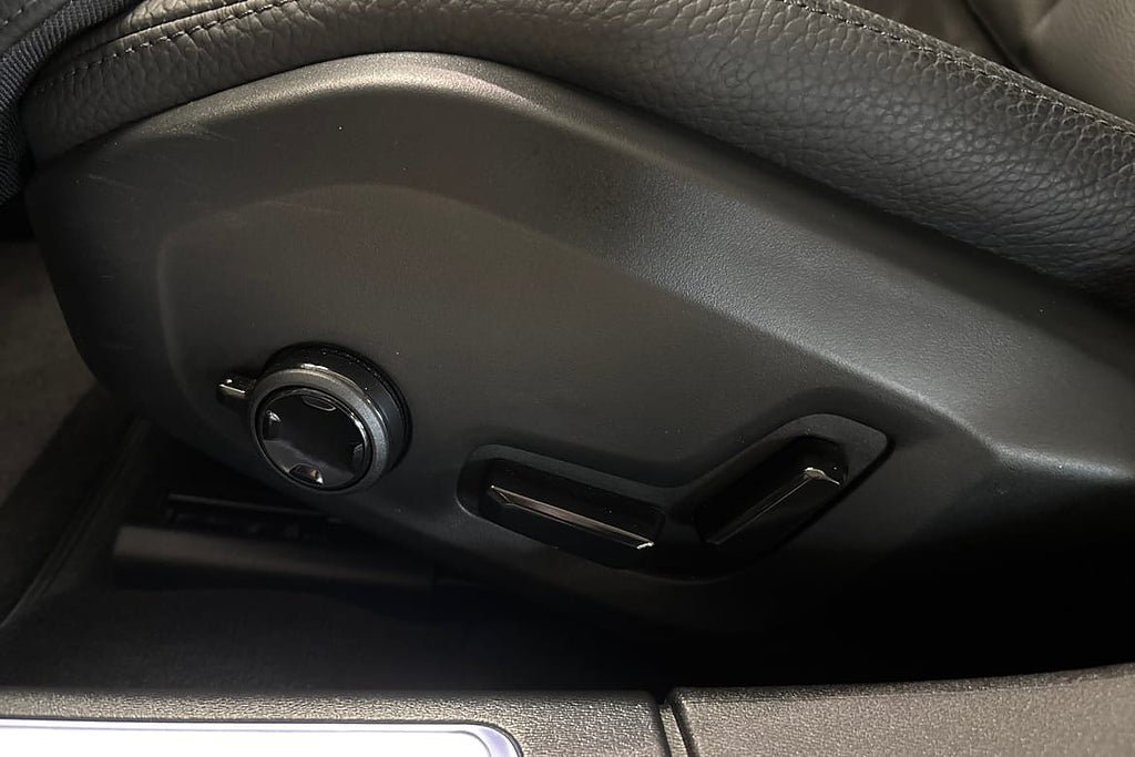 Vehicle Image 26