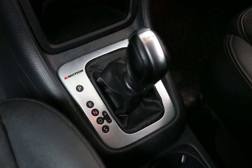 Vehicle Image 24