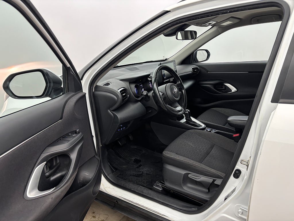 Vehicle Image 12