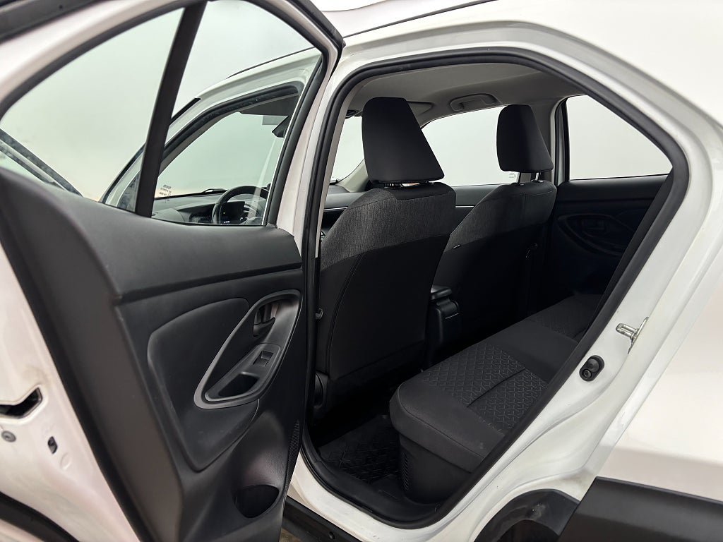 Vehicle Image 14