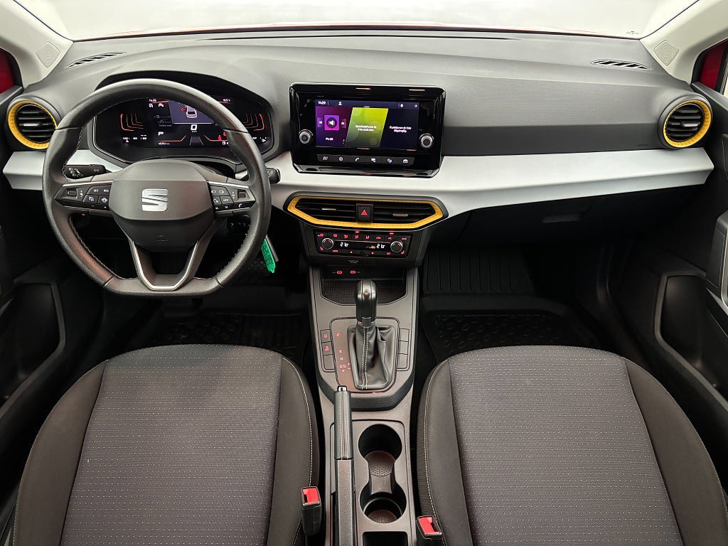 Vehicle Image 16