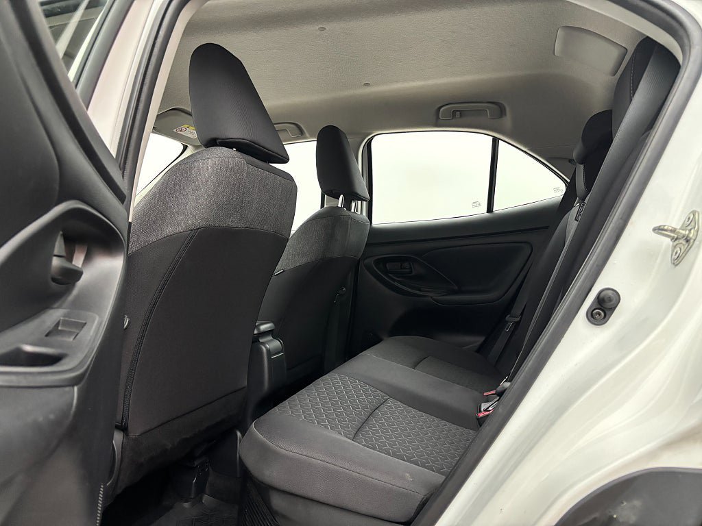 Vehicle Image 15