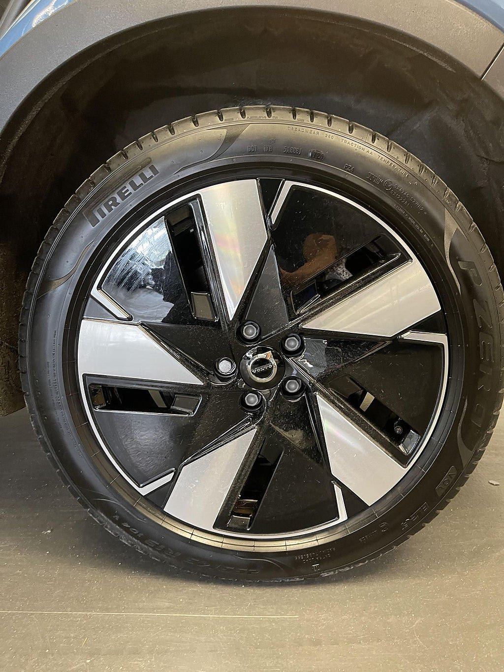 Vehicle Image 16